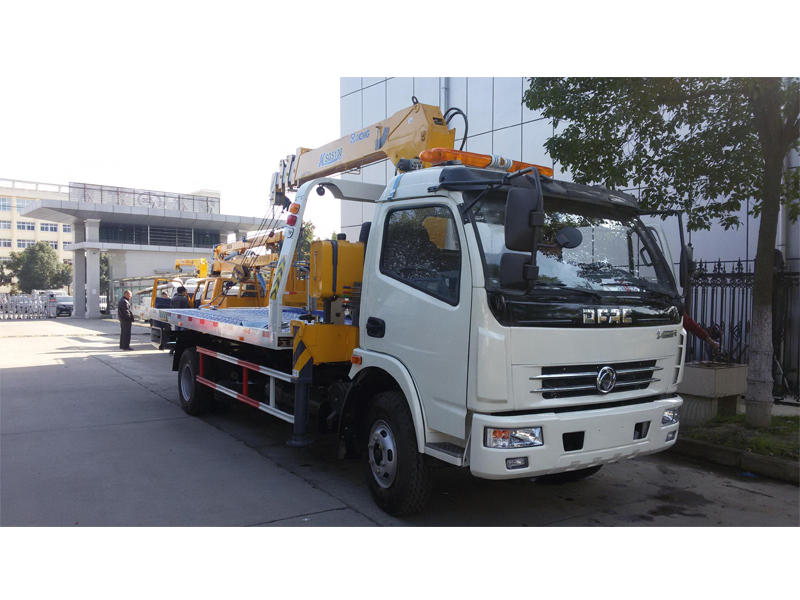 Dongfeng Duolika Flatbed Car Towing Wrecker Truck with XCMG Crane, wrecker truck, crane truck