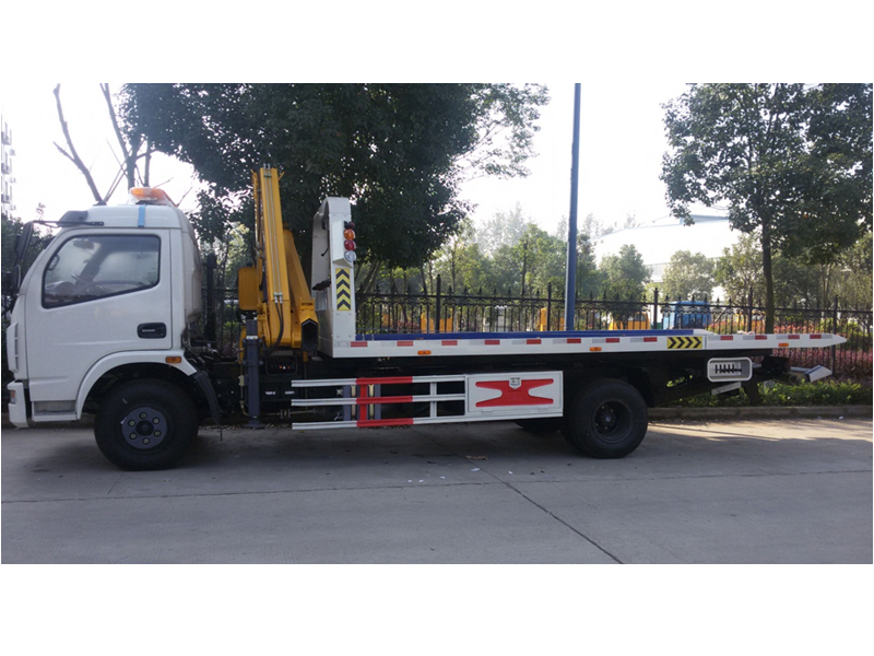 Dongfeng Duolika Flatbed Car Towing Wrecker Truck with XCMG Crane, wrecker truck, crane truck